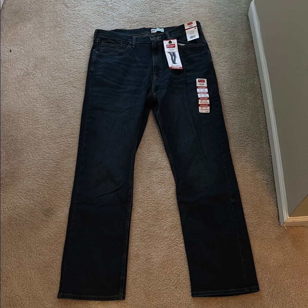 Men's Wrangler Dark Wash Jeans - Relaxed Boot